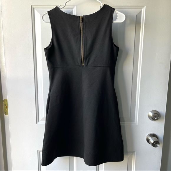 Express Black V Neck Sleeveless Mini Dress Size XS - Picture 2 of 9
